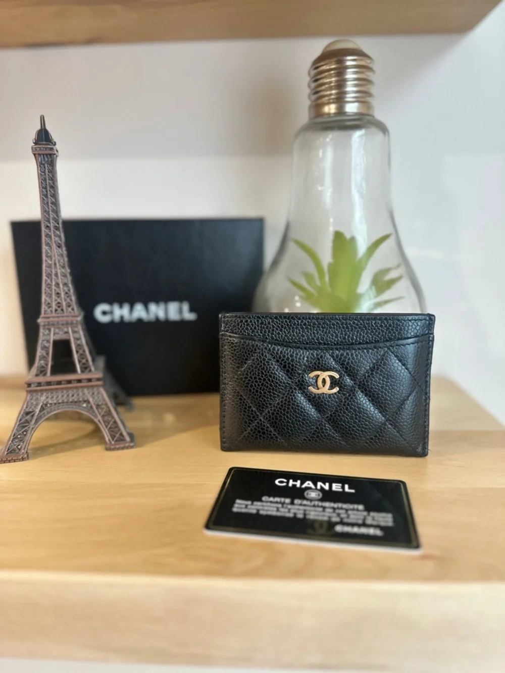 ✨Chanel Classic Caviar Card Holder – Black with Gold Hardware✨ - Picture 2 of 16